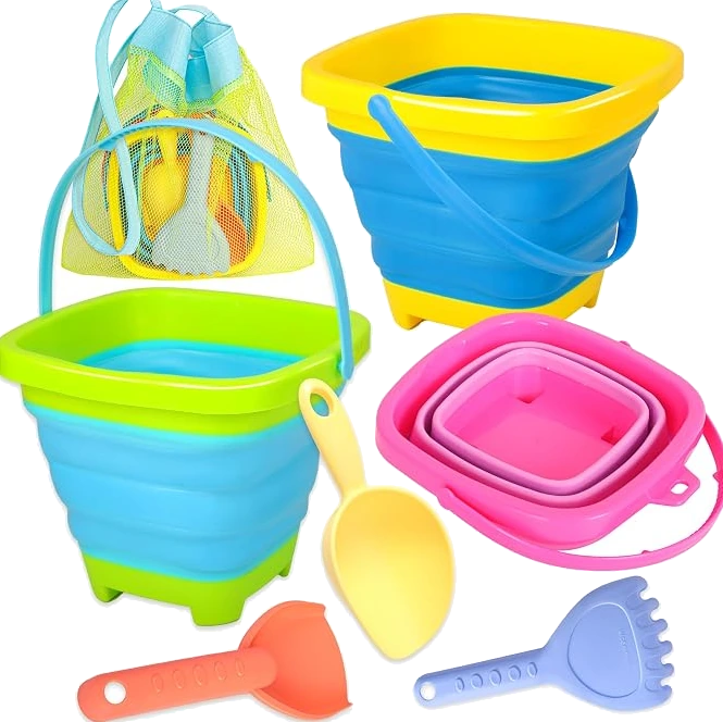 Collapsible sand bucket set